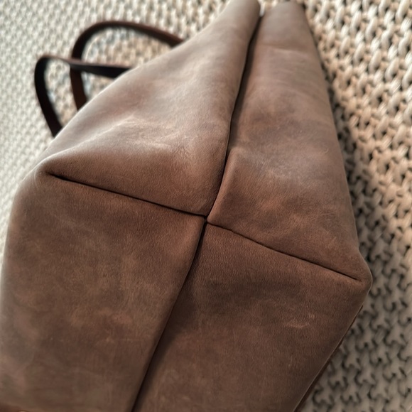 Portland leather goods large tote, true unicorn color groupie gray. 🦄 - Picture 3 of 15